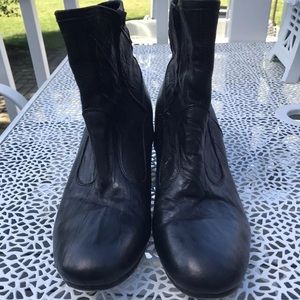 Calleen Cordero black leather wedge booties 8.5